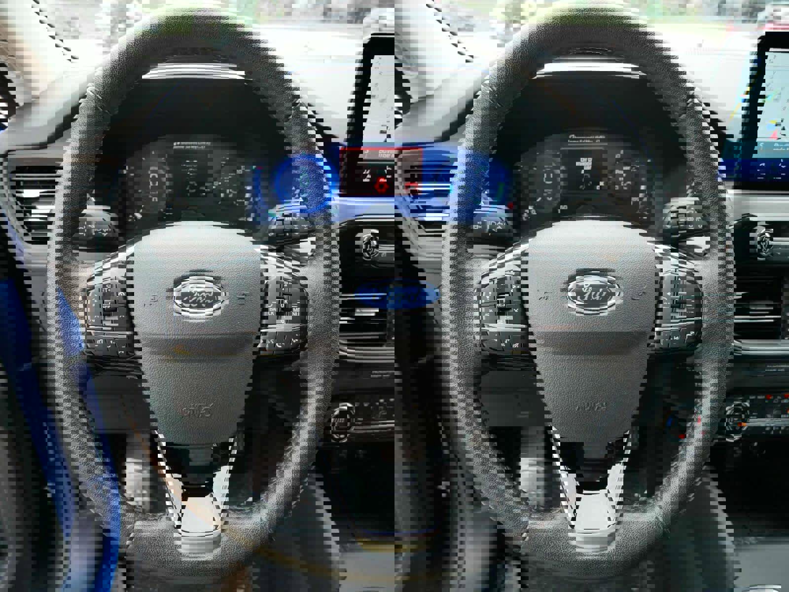 Used 2021 Ford Escape Titanium image 23