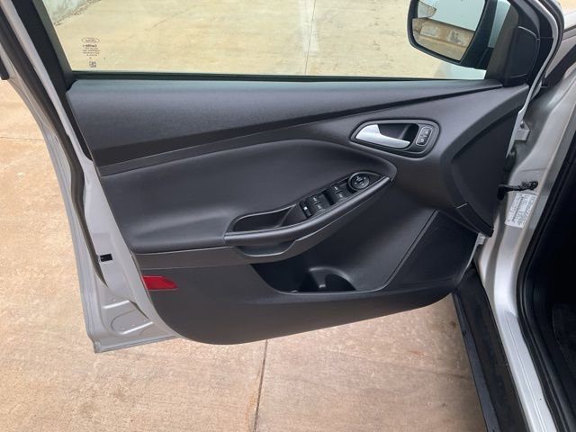 Used 2018 Ford Focus SE image 4