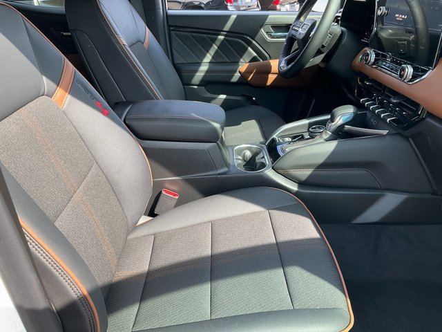 Used 2026 GMC Canyon AT4 image 18