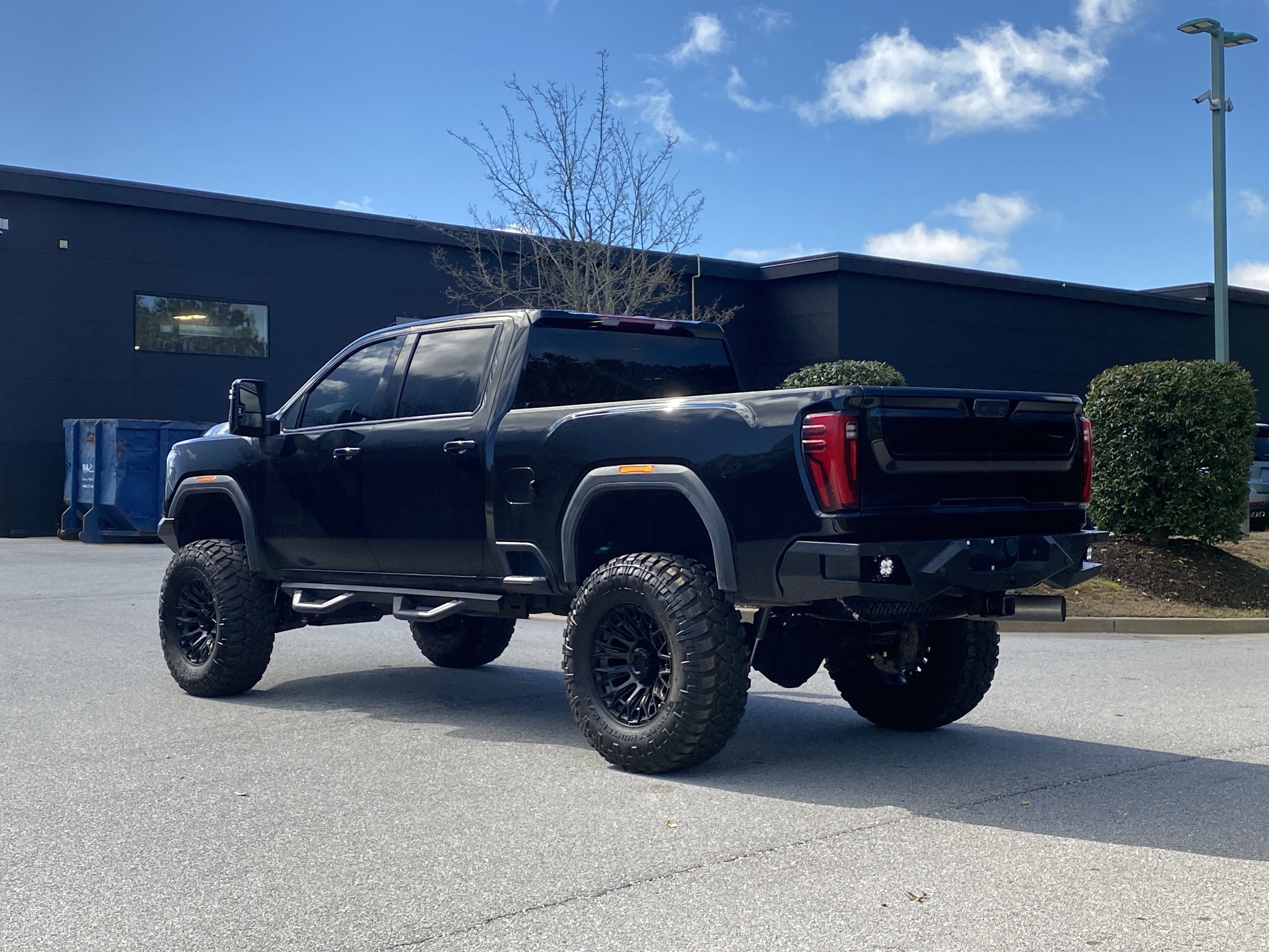 Used 2025 GMC Sierra 2500 SLT w/ SLT Convenience Package image 15