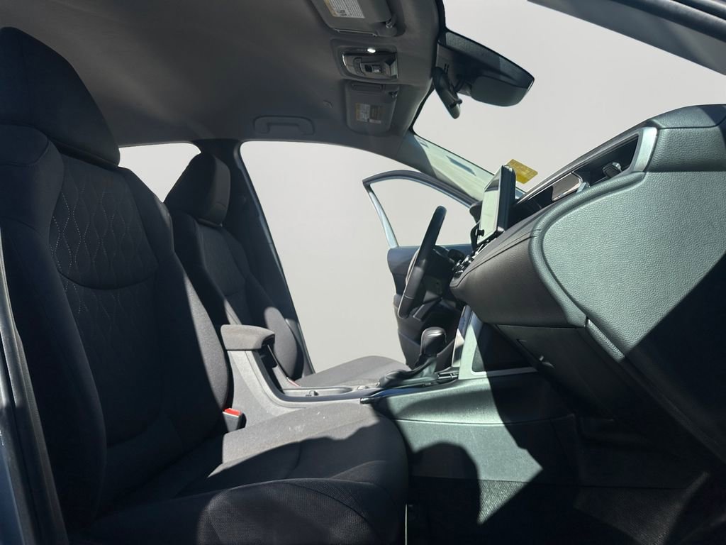 Used 2024 Toyota Corolla Cross LE image 23