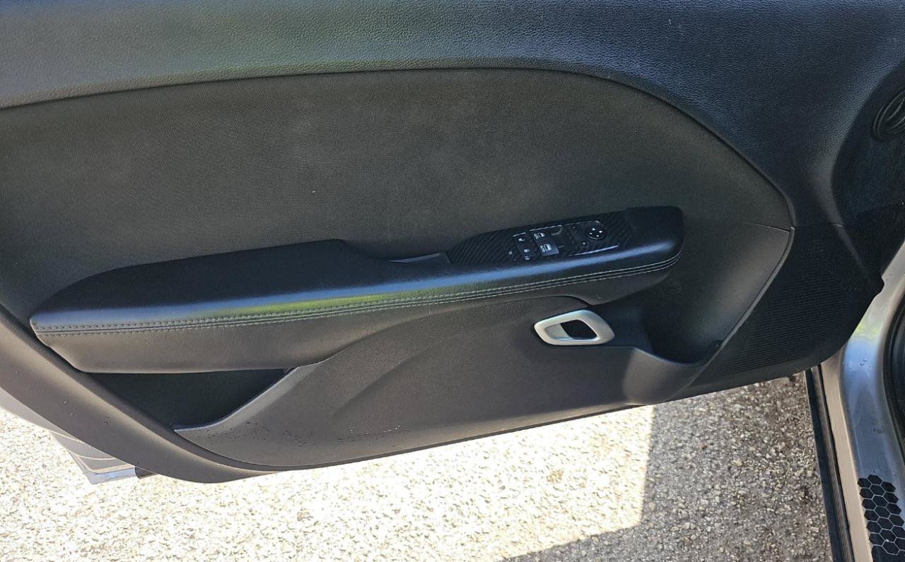 Used 2015 Dodge Challenger SXT RWD image 11