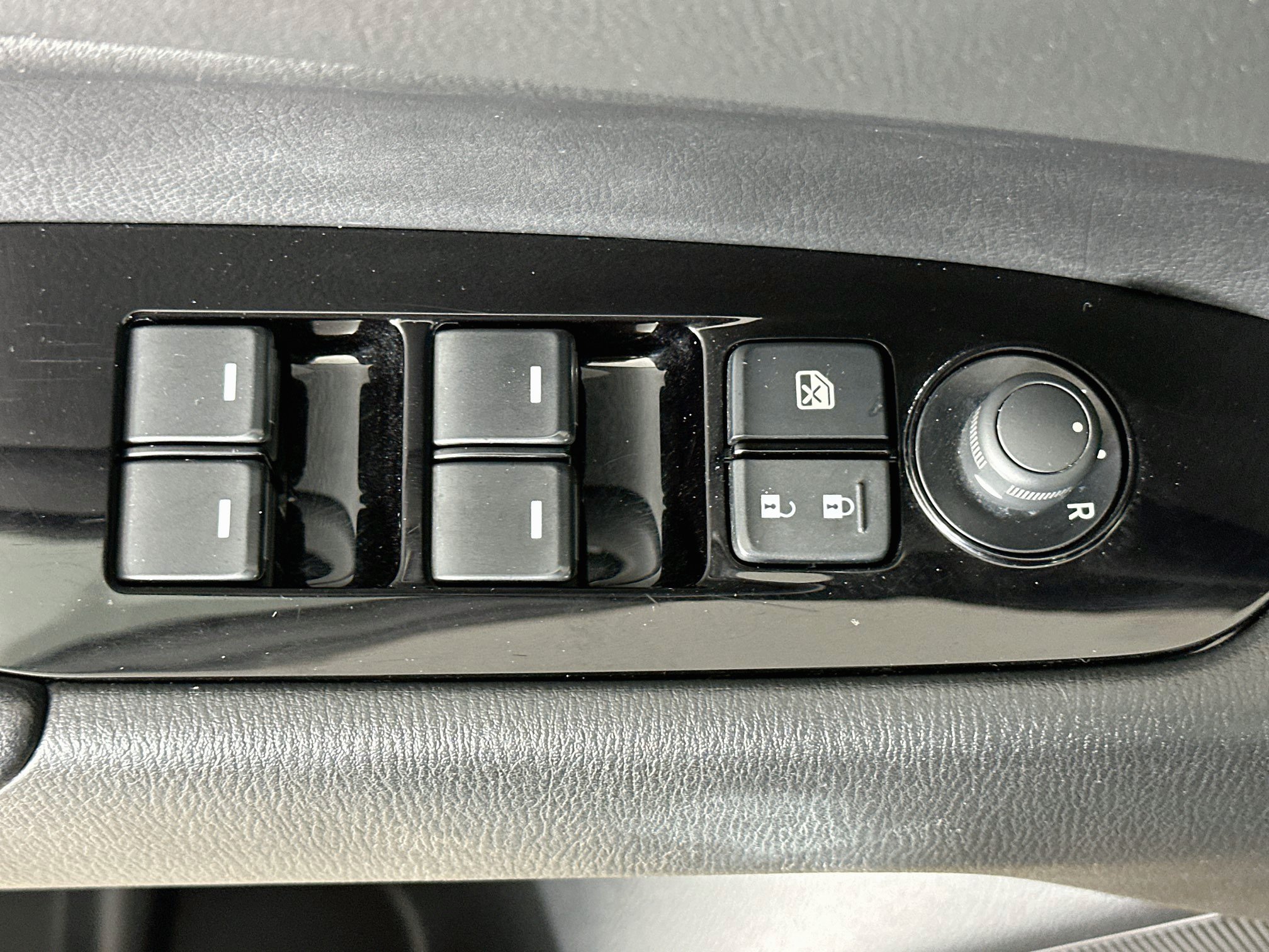 Used 2025 MAZDA CX-5 AWD 2.5 S w/ Preferred Package image 15