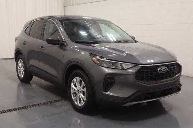 Used 2023 Ford Escape Active w/ Tech Pack #1 image 2