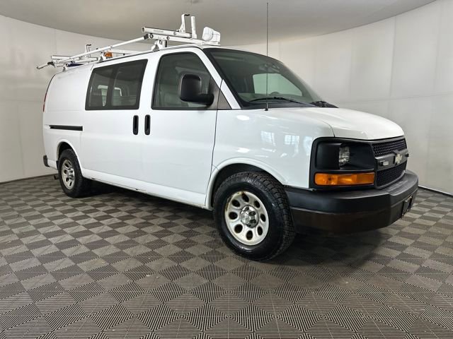 Used 2013 Chevrolet Express 1500 AWD image 2