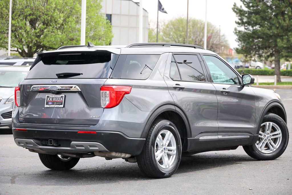 Certified 2023 Ford Explorer XLT w/ Equipment Group 202A AWD/4WD image 3