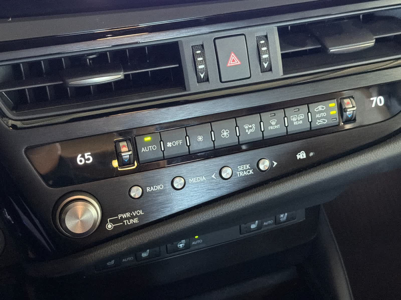Certified 2024 Lexus ES 300h w/ Premium Package FWD image 20