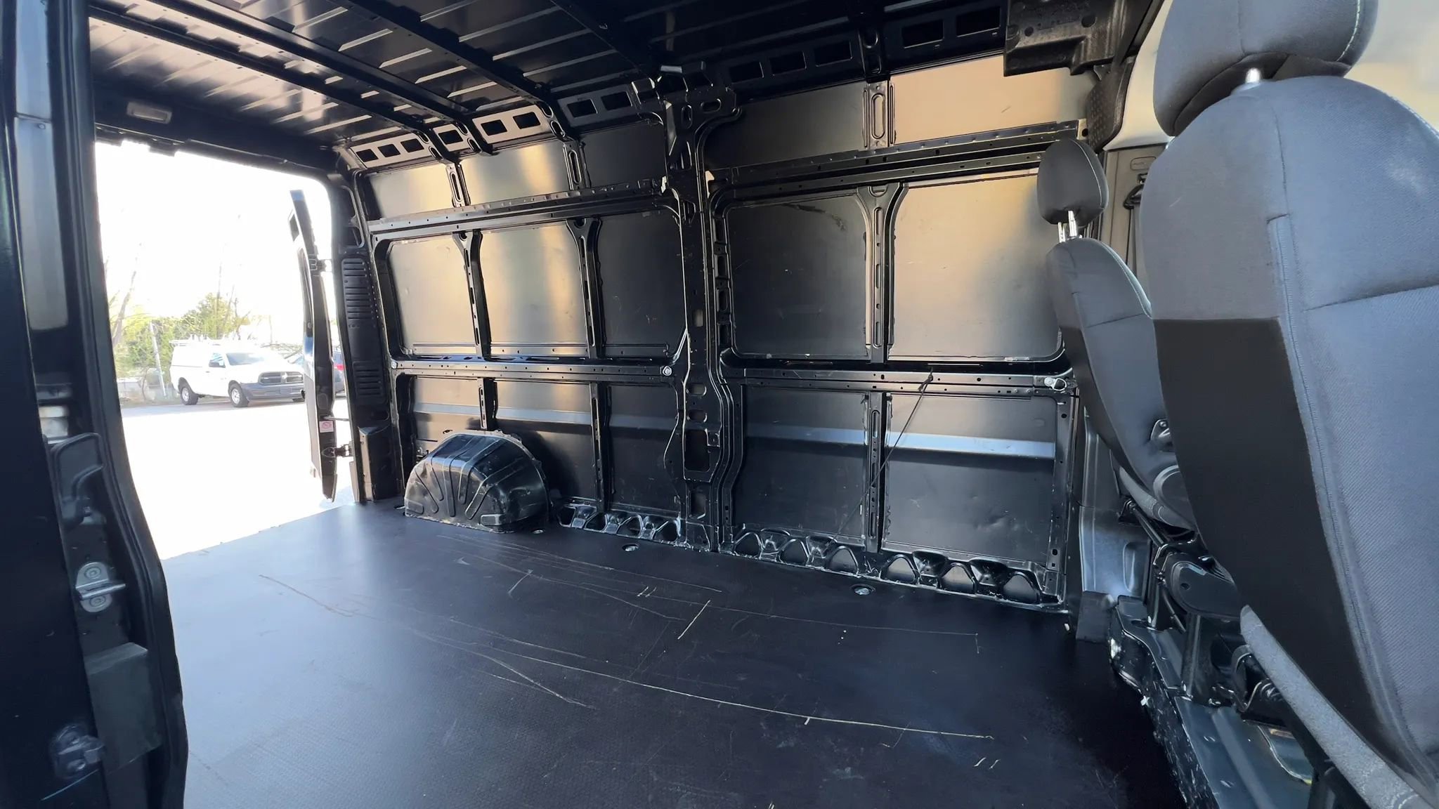 Used 2023 RAM ProMaster 2500 FWD image 13