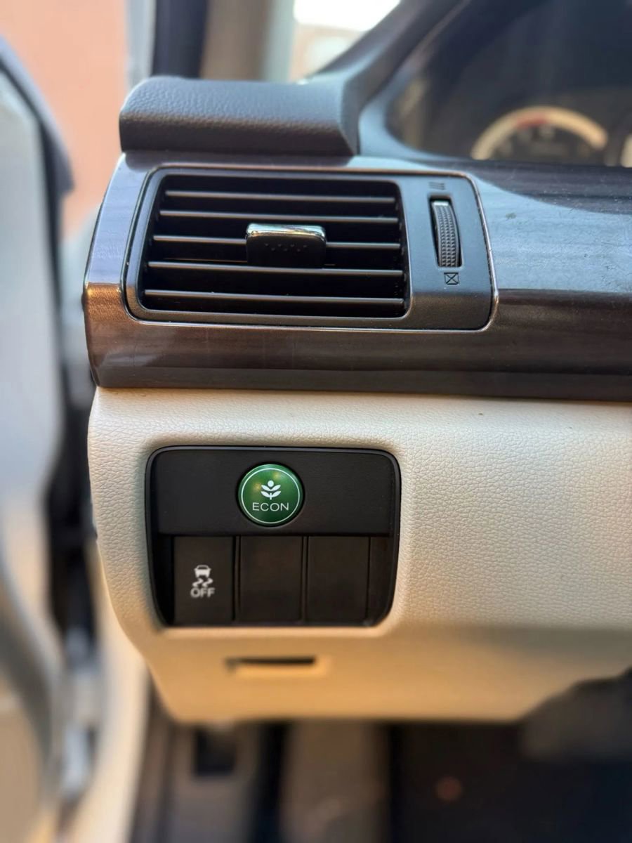 Used 2017 Honda Accord EX-L image 10