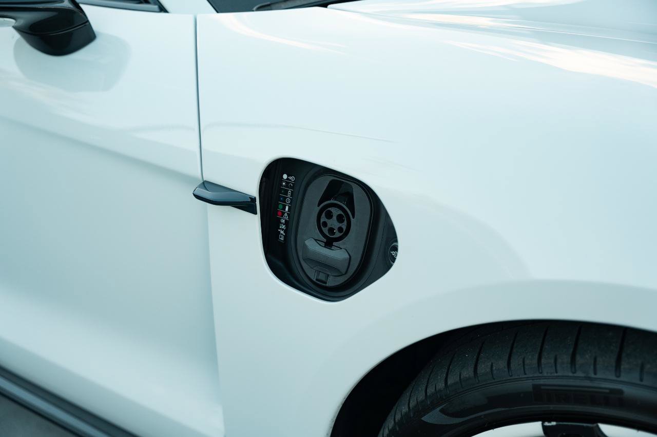 Used 2022 Porsche Taycan Turbo S AWD/4WD image 32