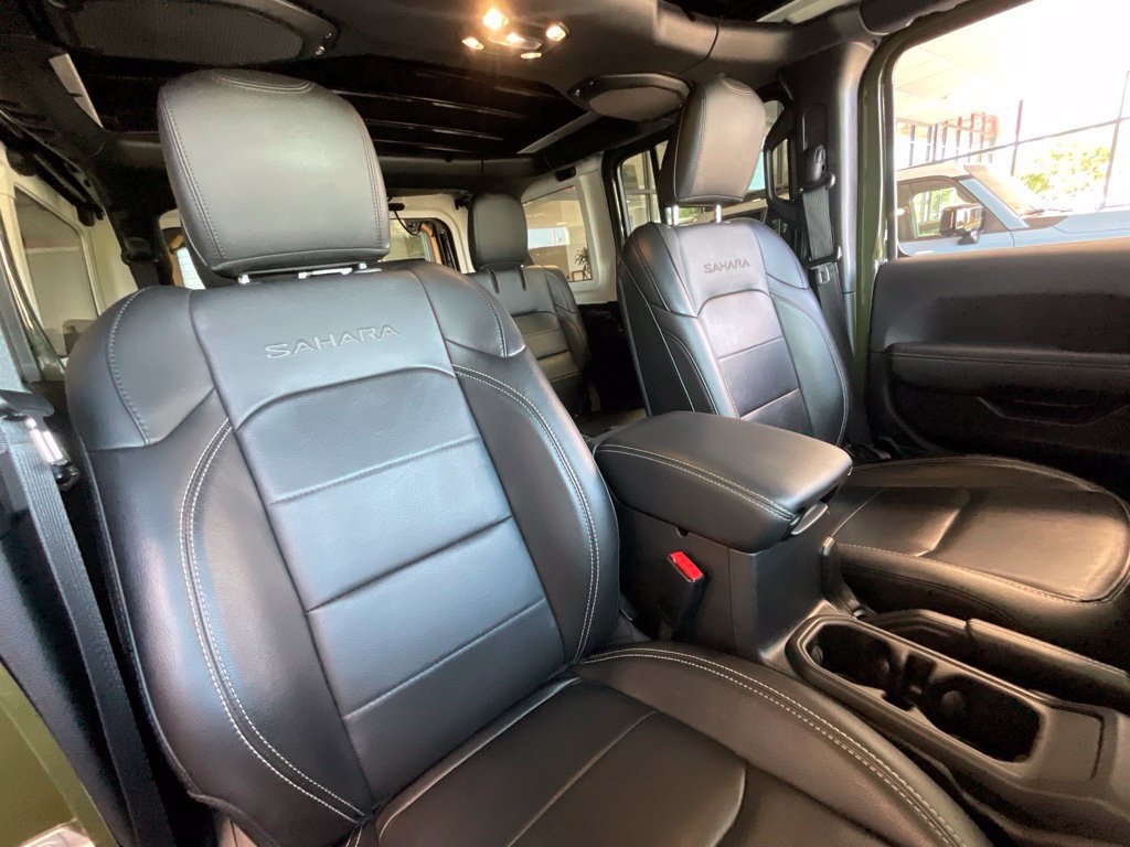 Used 2023 Jeep Wrangler Unlimited Sahara w/ Cold Weather Group AWD/4WD image 19