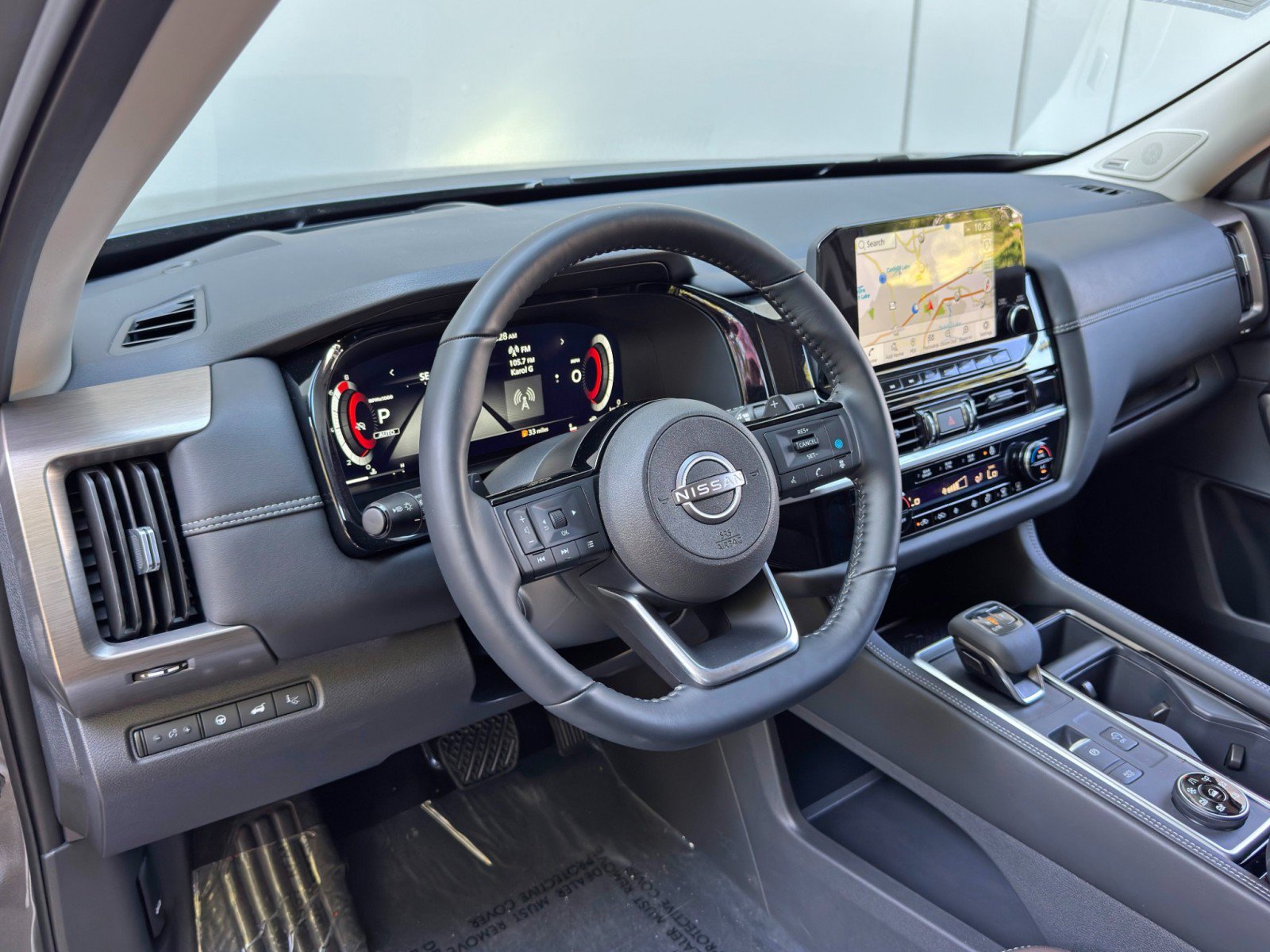 Used 2025 Nissan Pathfinder Platinum w/ Cargo Package AWD/4WD image 12