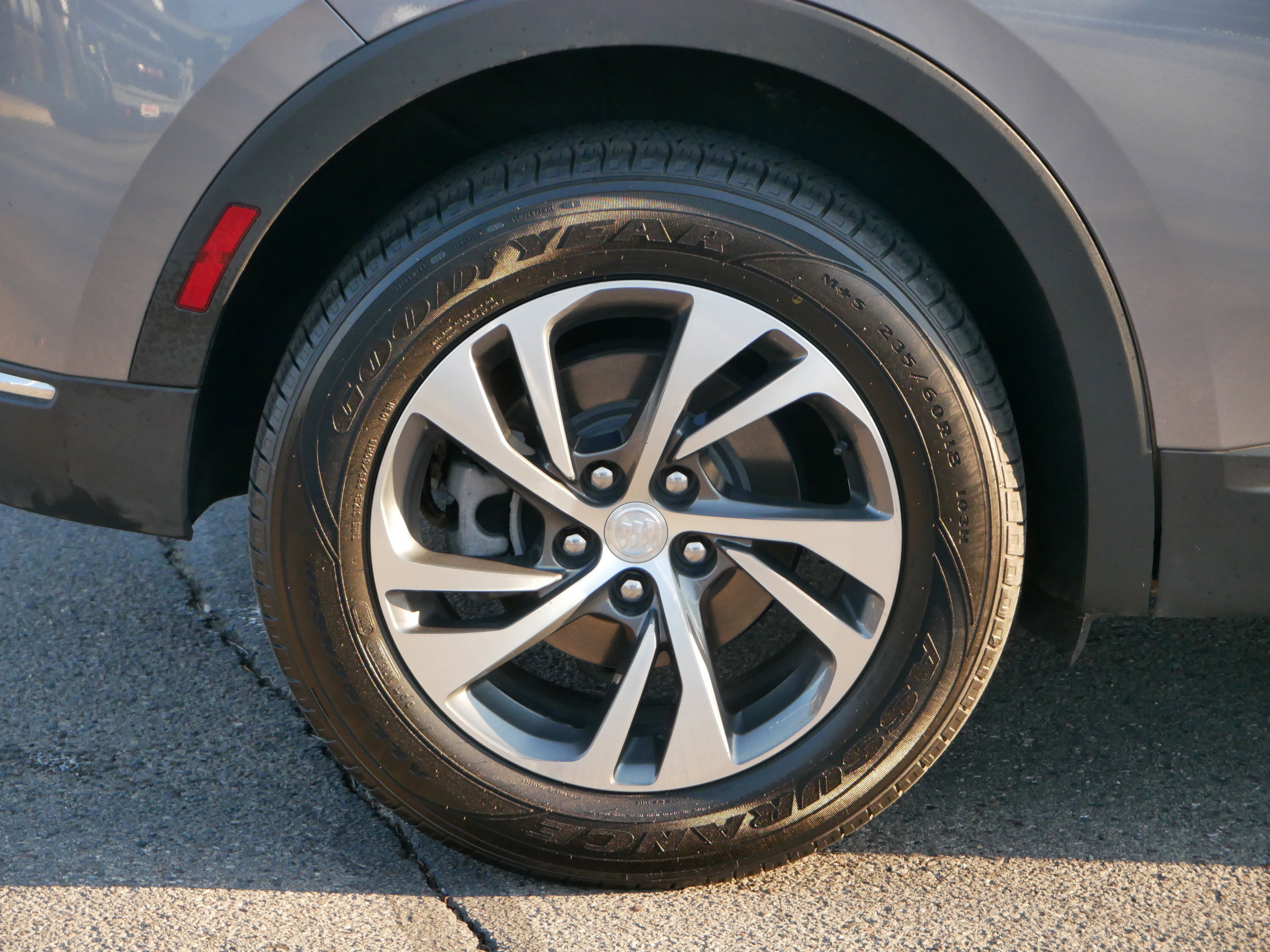 Used 2021 Buick Envision Essence image 11