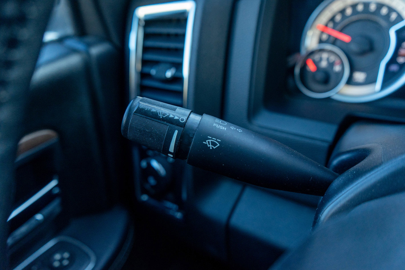 Used 2016 RAM 1500 Laramie w/ Convenience Group image 24