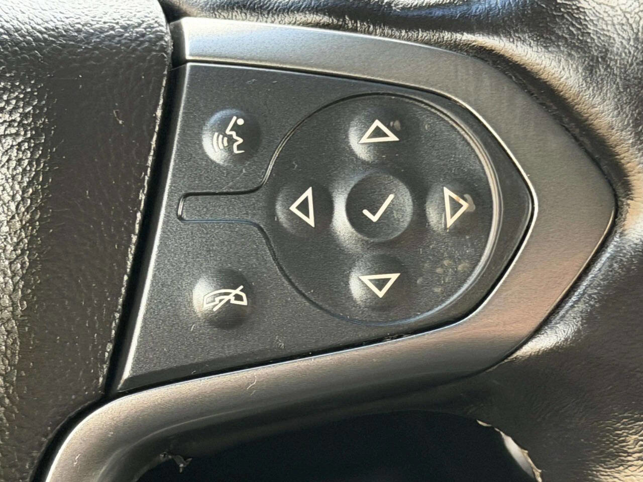 Used 2019 Chevrolet Suburban Premier w/ Premier Plus Edition image 40