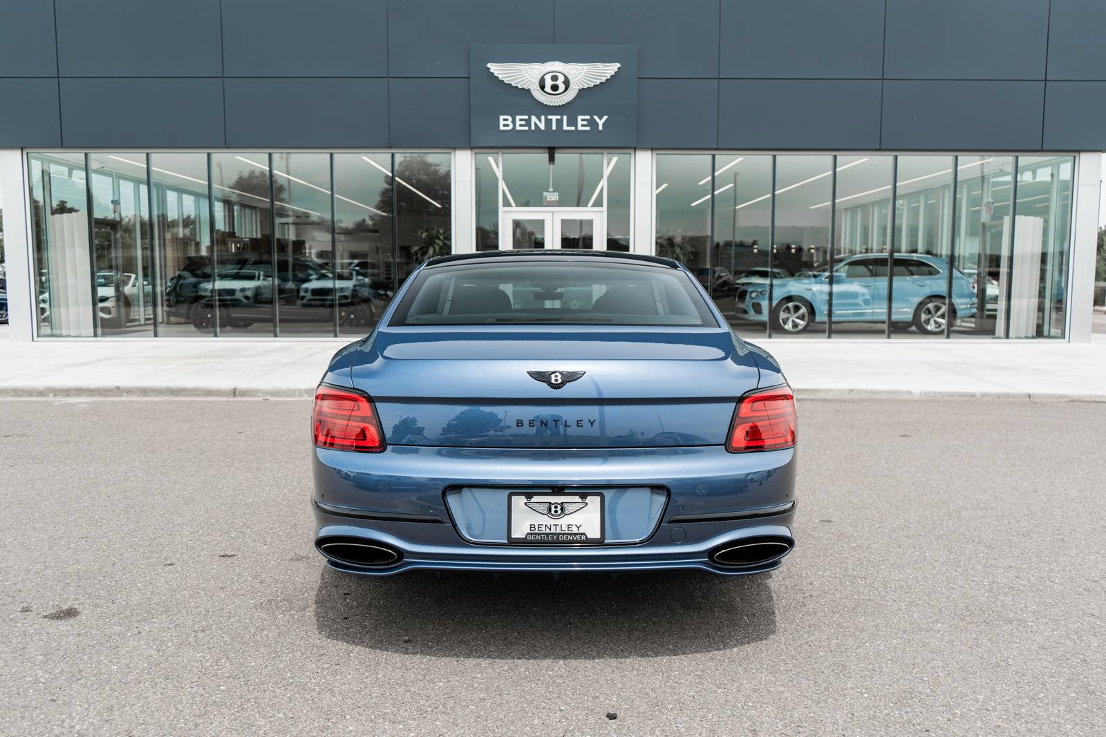 Certified 2025 Bentley Flying Spur Plug-In Hybrid AWD/4WD image 11
