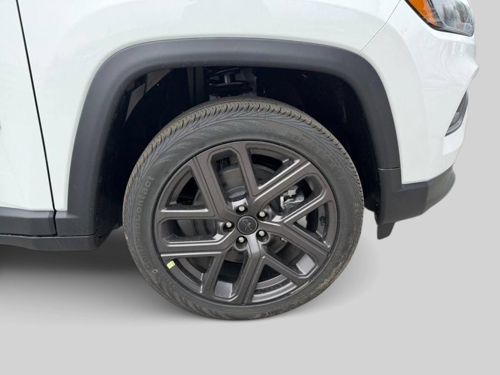 New 2026 Jeep Compass Latitude AWD/4WD image 28