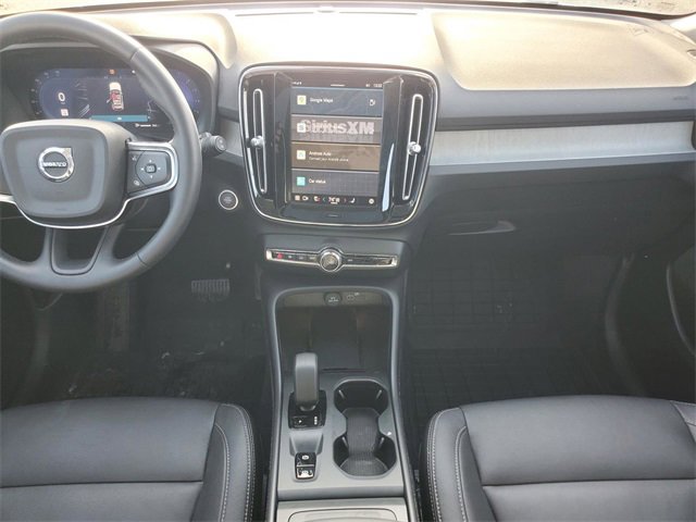 Certified 2025 Volvo XC40 B5 Core w/ Protection Package Premier image 33