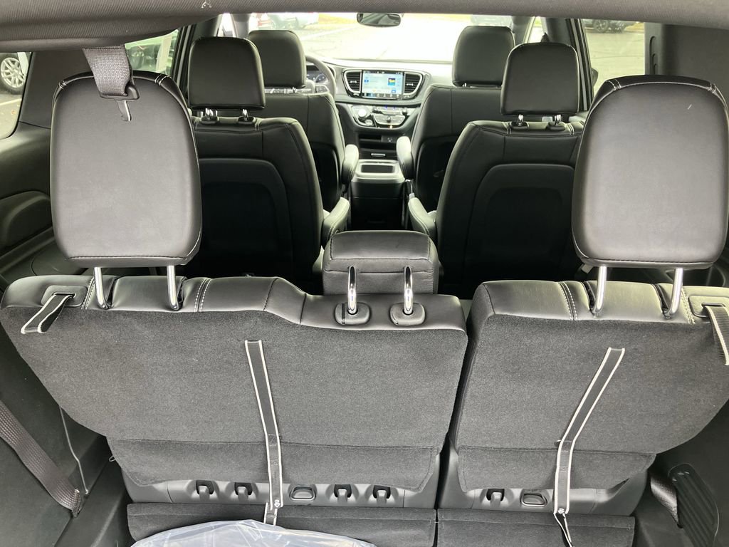 New 2026 Chrysler Pacifica Select image 34
