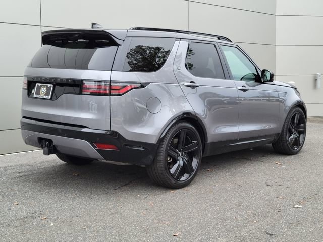 Used 2025 Land Rover Discovery Dynamic SE image 4