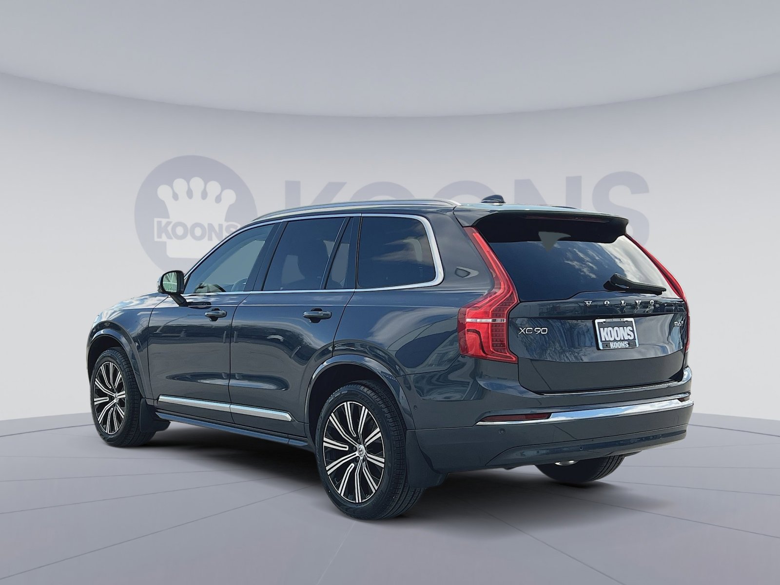 Used 2023 Volvo XC90 B6 Plus w/ Protection Package Premier image 4