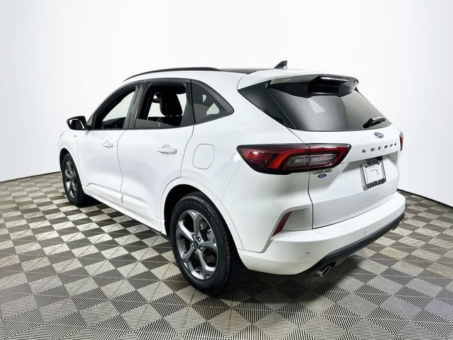 Used 2023 Ford Escape ST-Line w/ Tech Pack #1 FWD image 5
