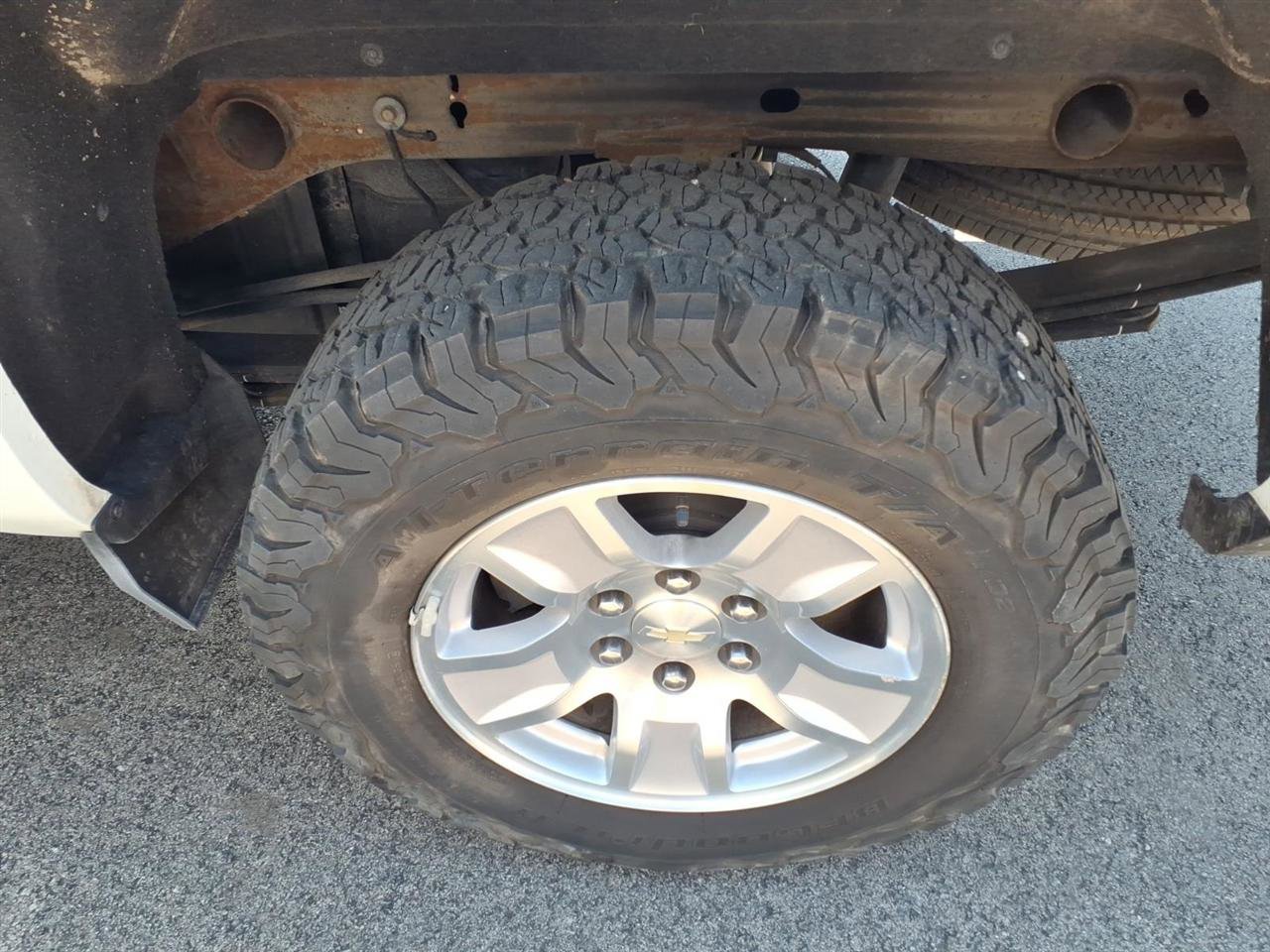 Used 2018 Chevrolet Silverado 1500 LT w/ All Star Edition RWD image 11
