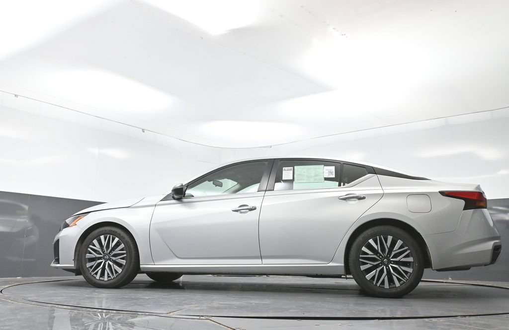Used 2024 Nissan Altima 2.5 SV FWD image 52