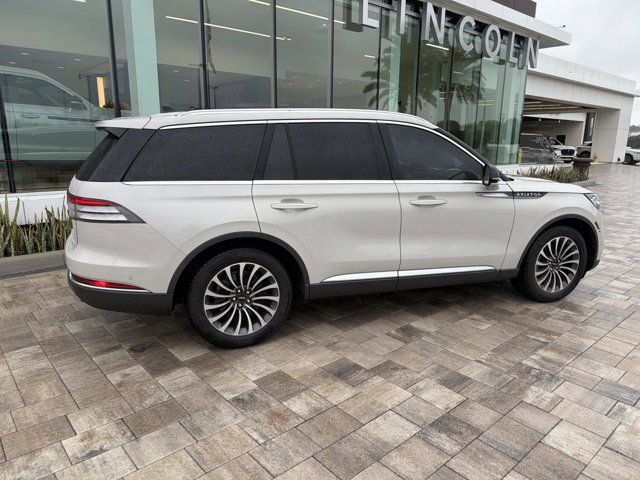 Certified 2022 Lincoln Aviator Reserve w/ Equipment Group 201A image 2