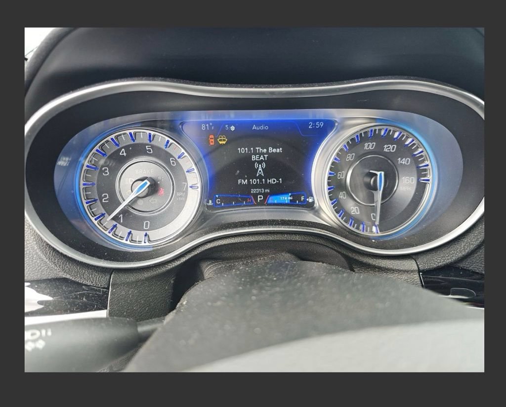 Used 2022 Chrysler 300 S RWD image 6