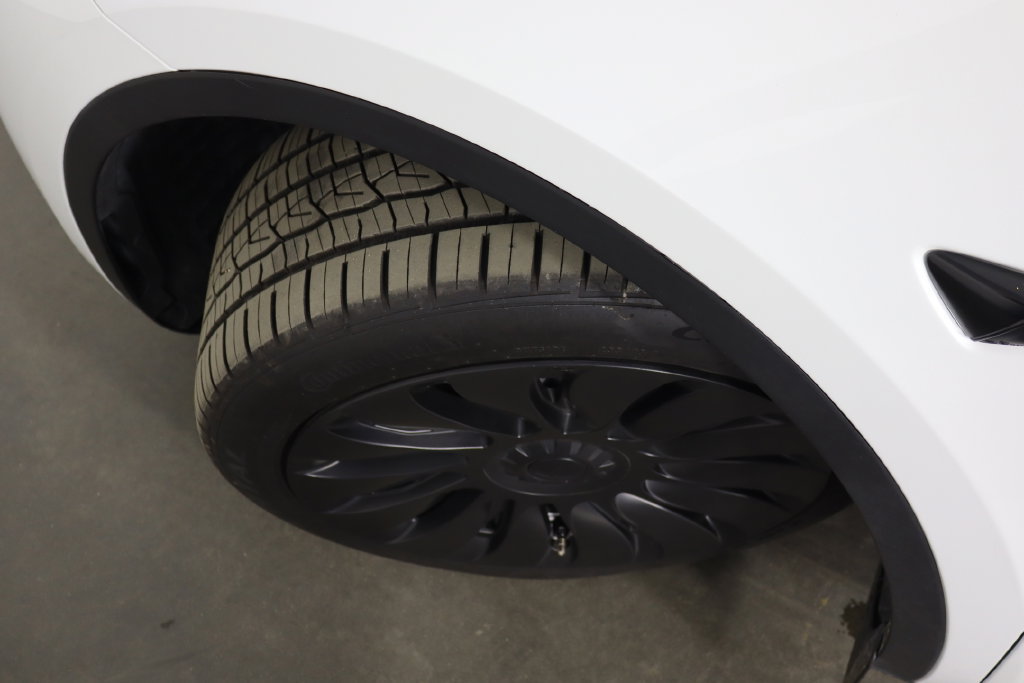 Used 2023 Tesla Model Y Long Range AWD/4WD image 46