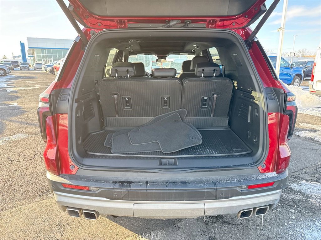 Used 2025 Chevrolet Traverse Z71 w/ Driver Confidence Package image 25