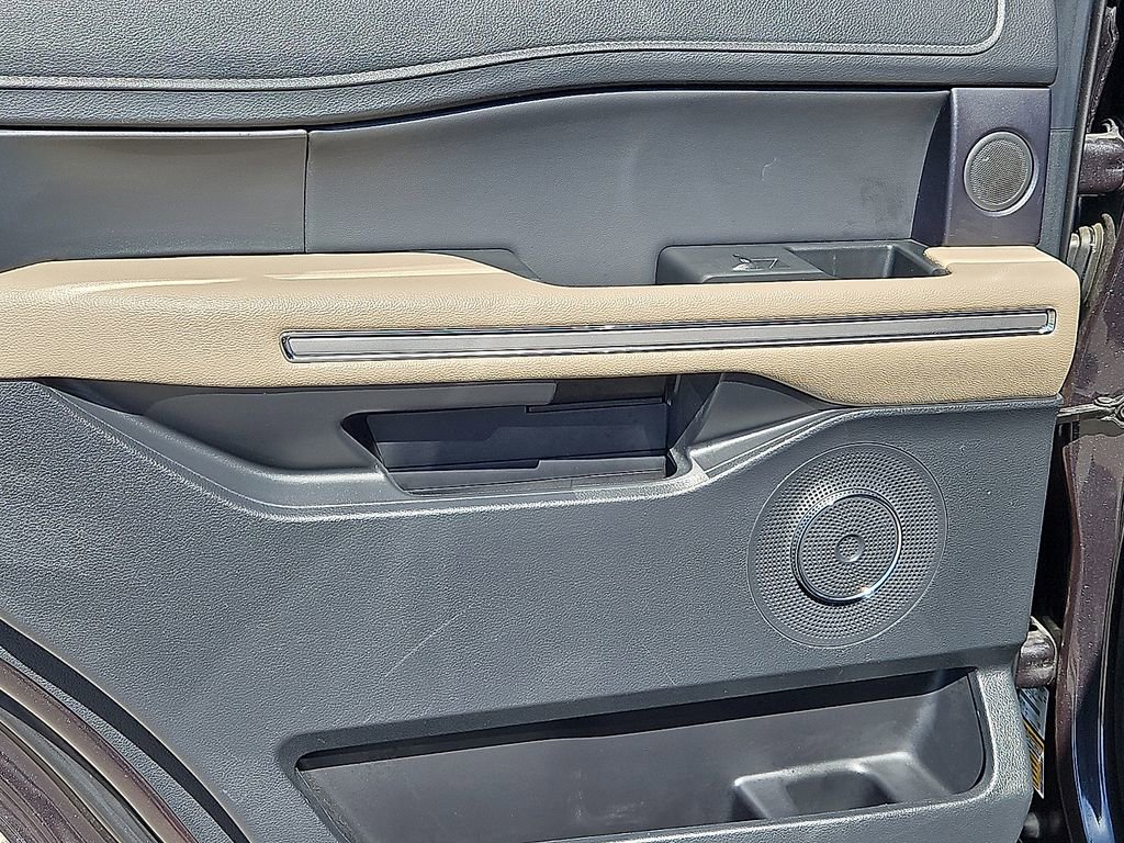 Used 2024 Ford Expedition Limited RWD image 17