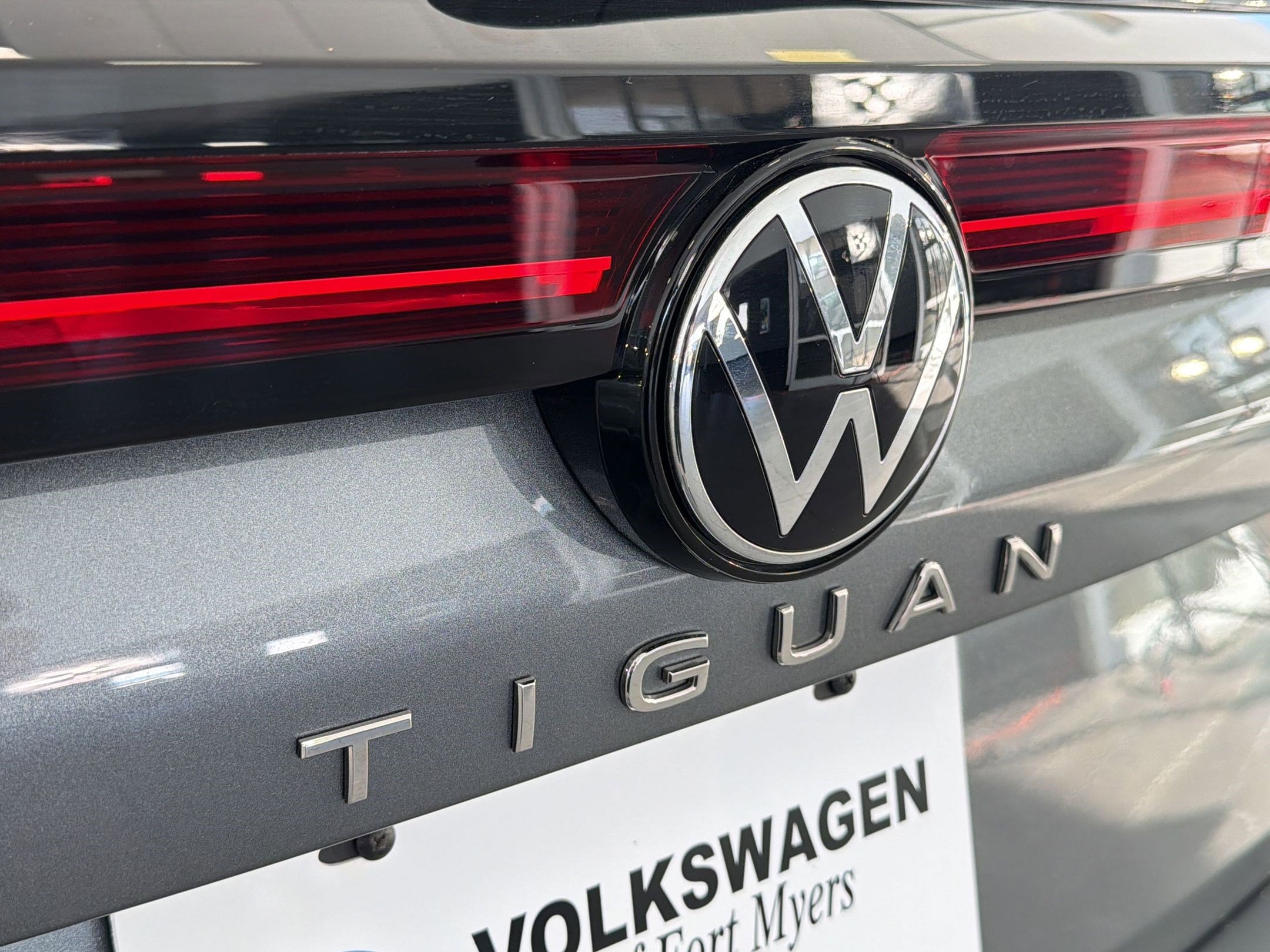 Used 2025 Volkswagen Tiguan S FWD image 33