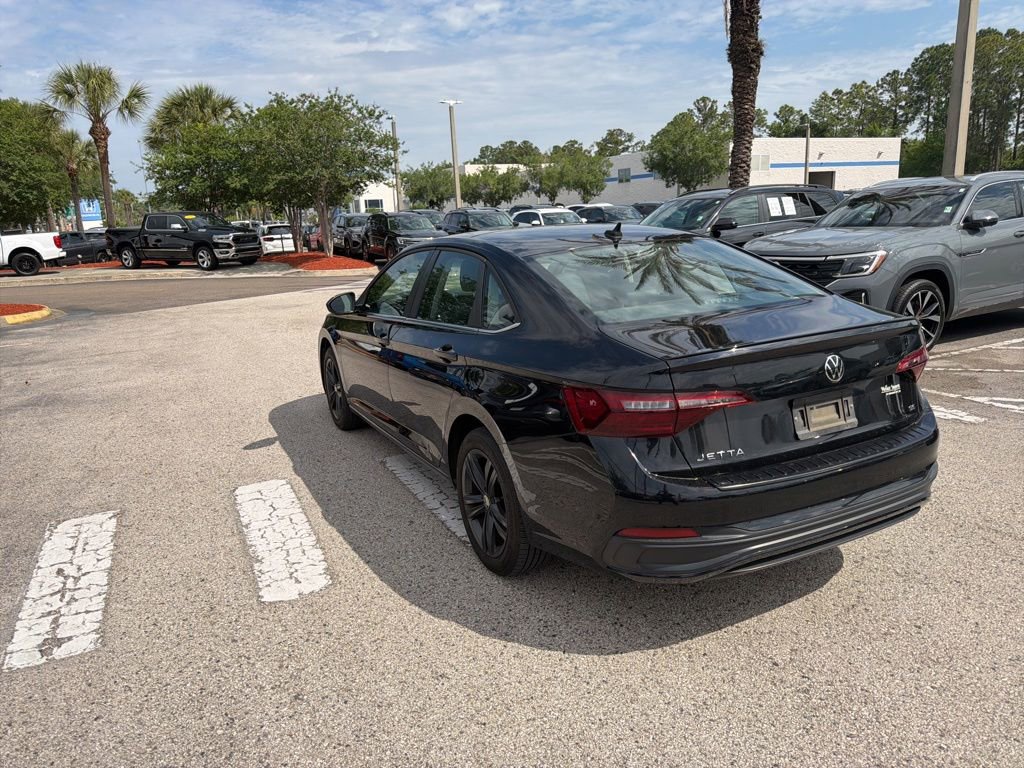 Used 2023 Volkswagen Jetta SE FWD image 7