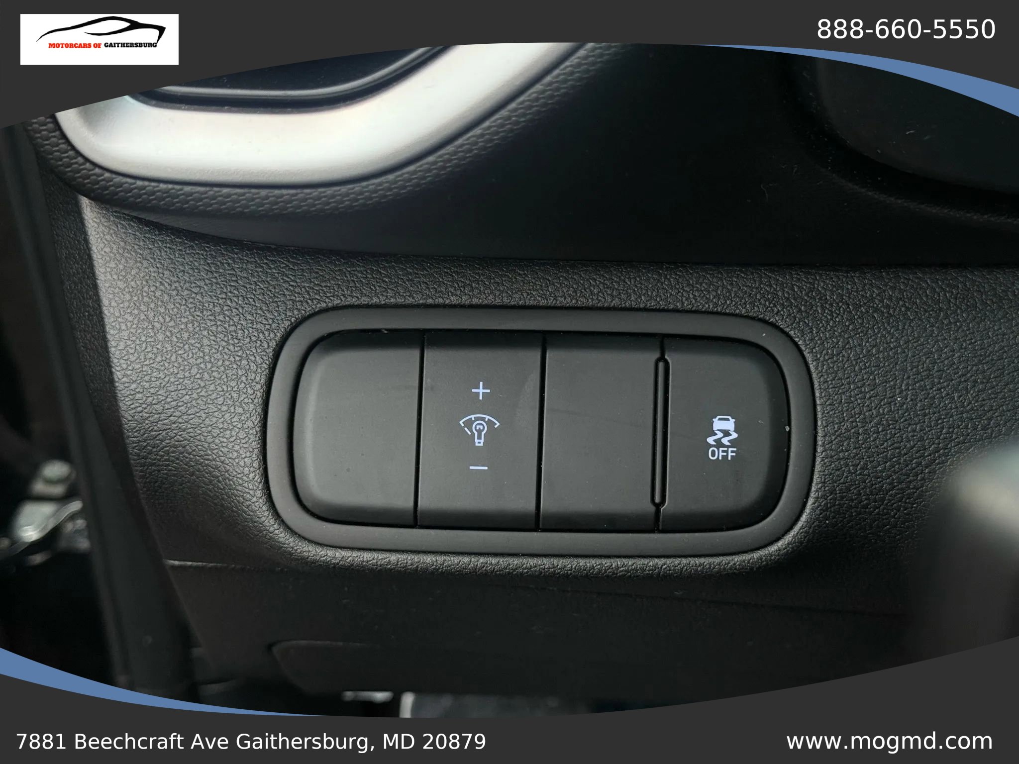 Used 2023 Hyundai Venue SE w/ Cargo Package image 30