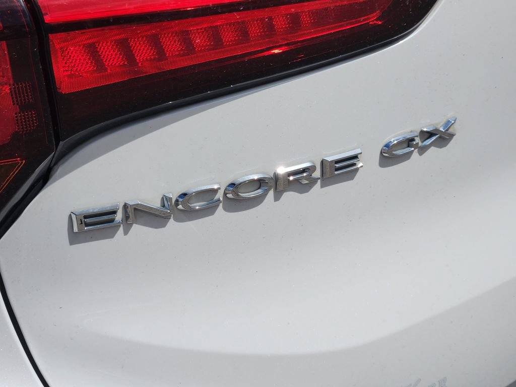 Used 2020 Buick Encore GX Essence w/ Experience Buick Package FWD image 9