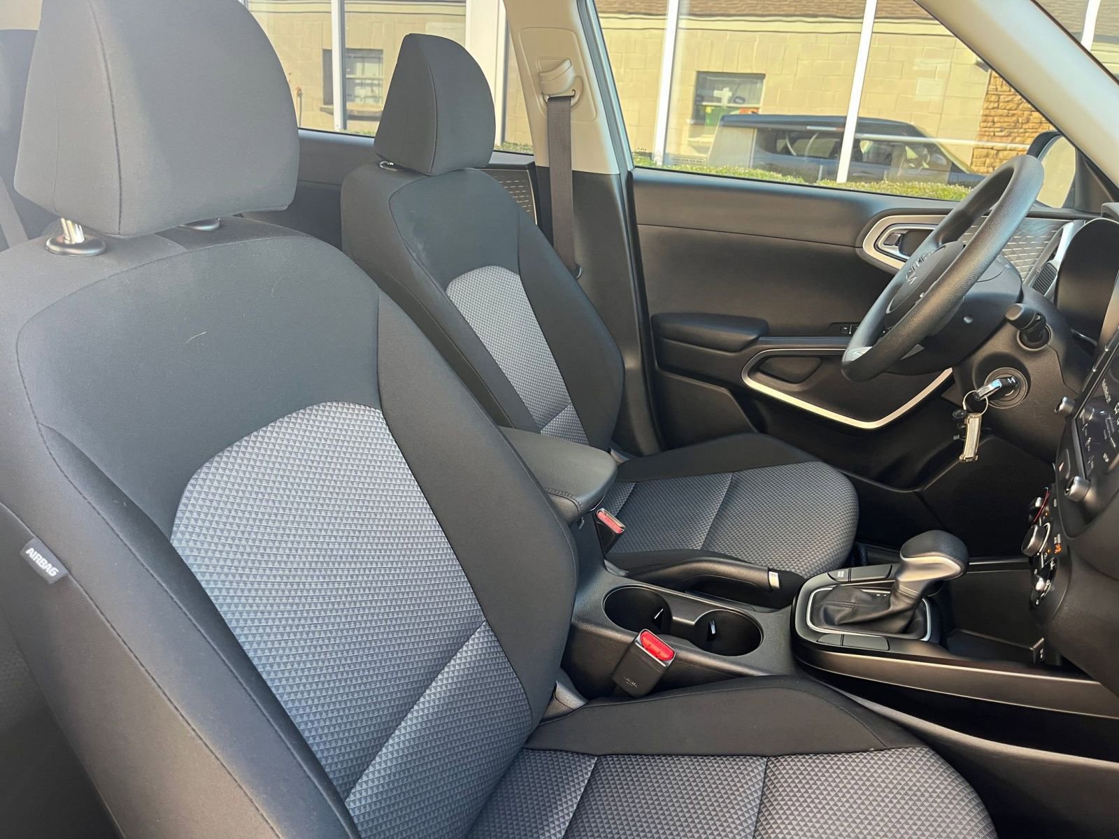 Used 2025 Kia Soul LX w/ LX Technology Package image 34