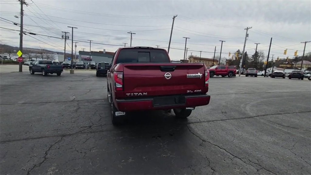 Used 2021 Nissan Titan SL w/ Moonroof Package image 8