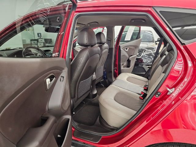 Used 2012 Hyundai Tucson GLS image 28