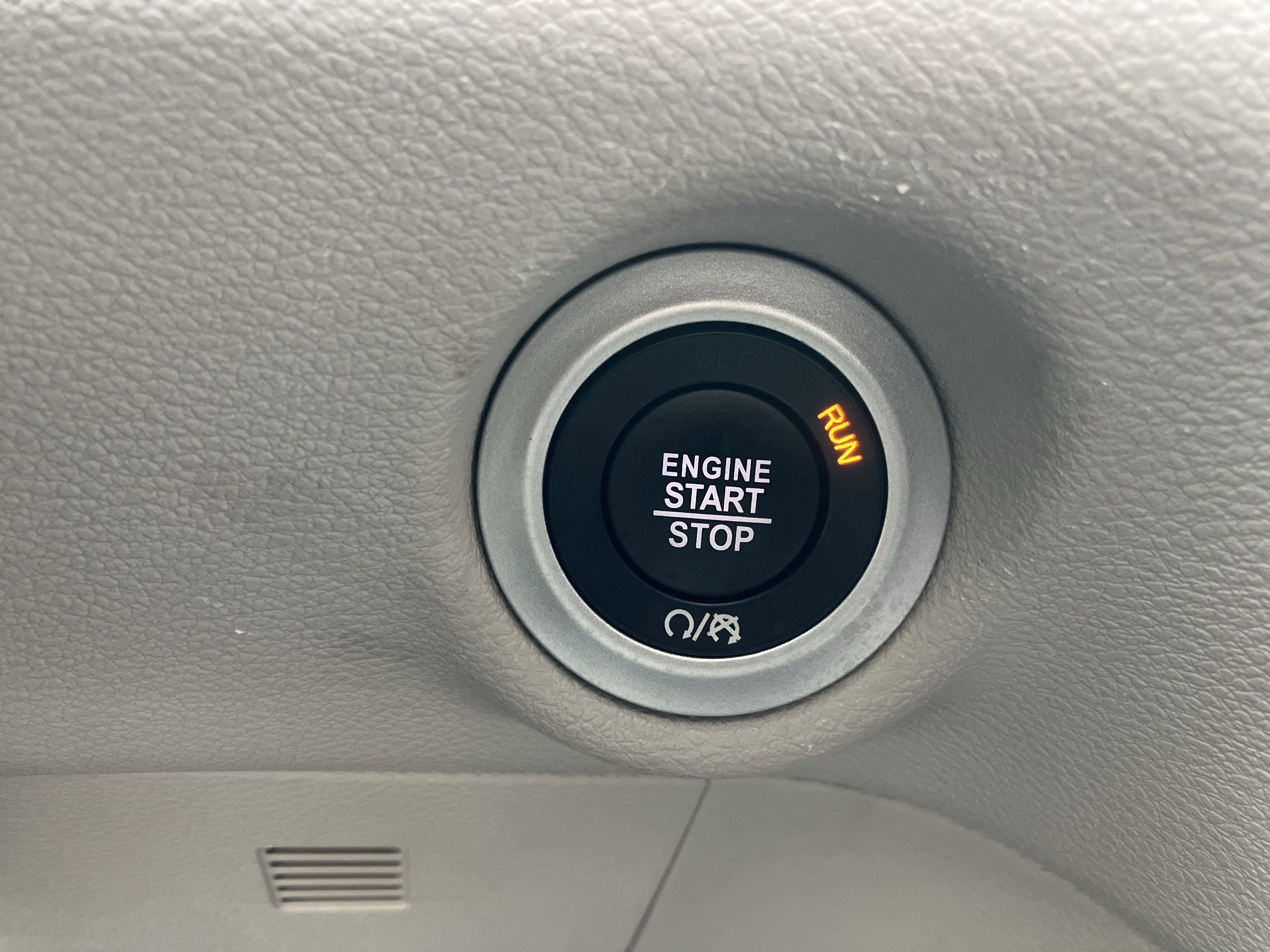 Used 2023 Chrysler Pacifica Touring-L image 31