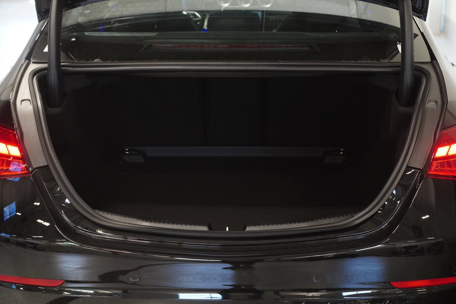 New 2026 Mercedes-Benz C 300 4MATIC Sedan image 33