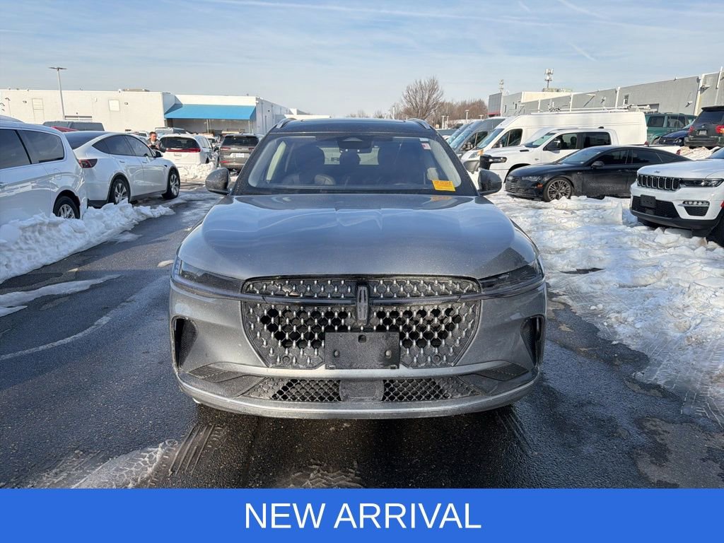 Used 2025 Lincoln Nautilus Reserve image 8