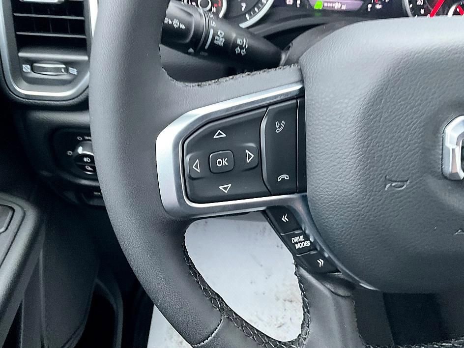 New 2026 RAM 1500 4x4 Crew Cab image 30