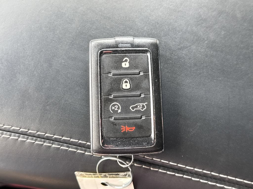 Used 2023 Jeep Grand Cherokee Overland AWD/4WD image 39