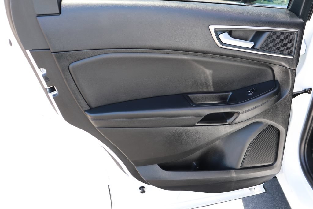 Used 2024 Ford Edge SEL AWD/4WD image 13