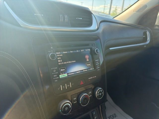 Used 2016 Chevrolet Traverse LT w/ Style and Technology Package FWD image 38