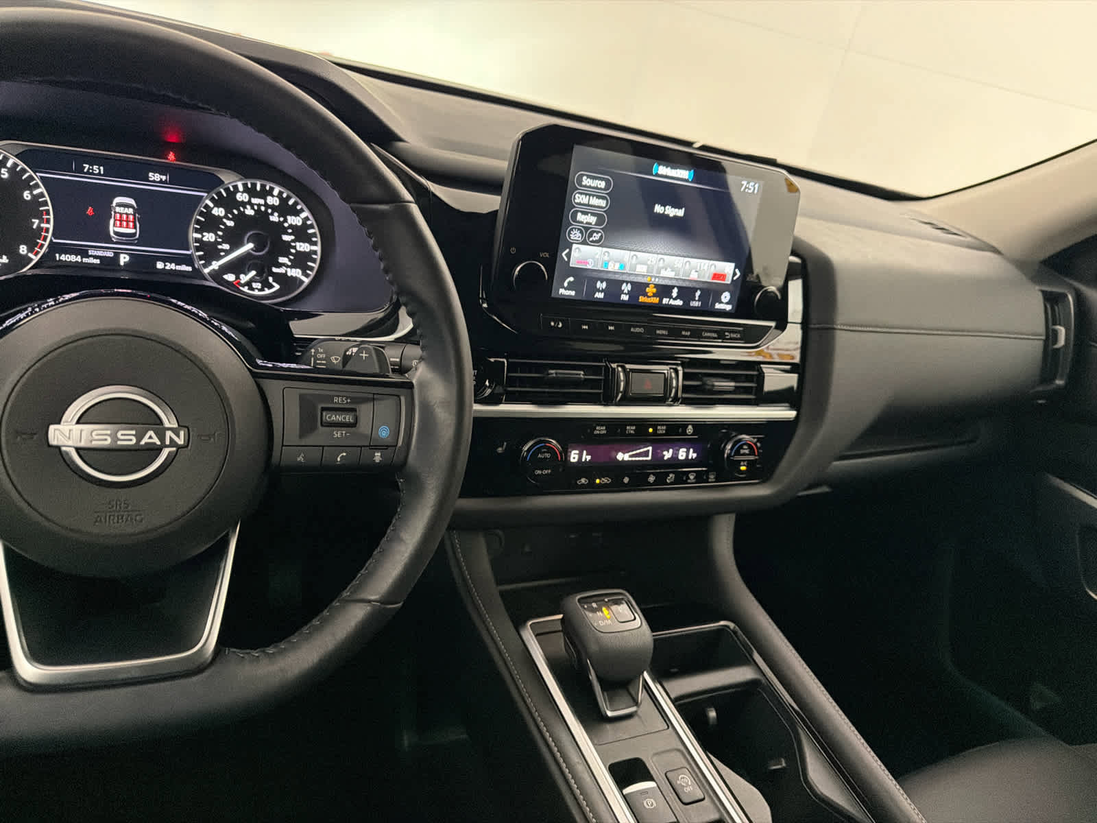 Certified 2025 Nissan Pathfinder SL FWD image 19