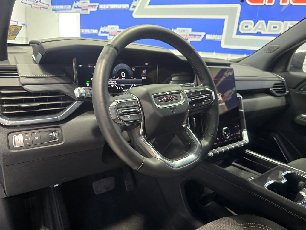 Used 2025 GMC Acadia Elevation image 17