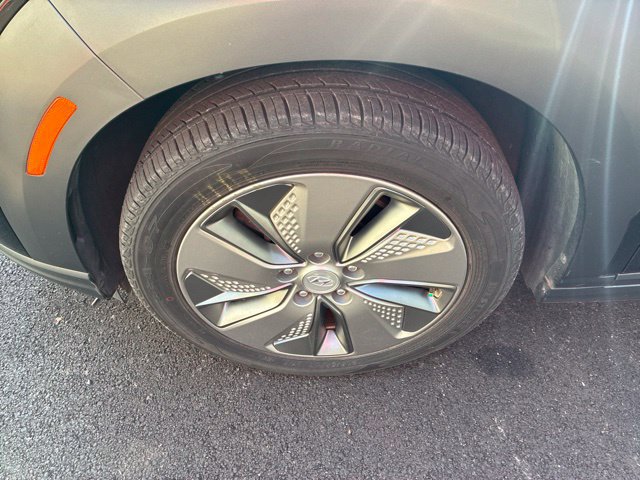 Used 2021 Hyundai Kona Ultimate FWD image 2